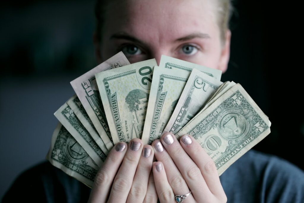 disadvantages of getting paid monthly